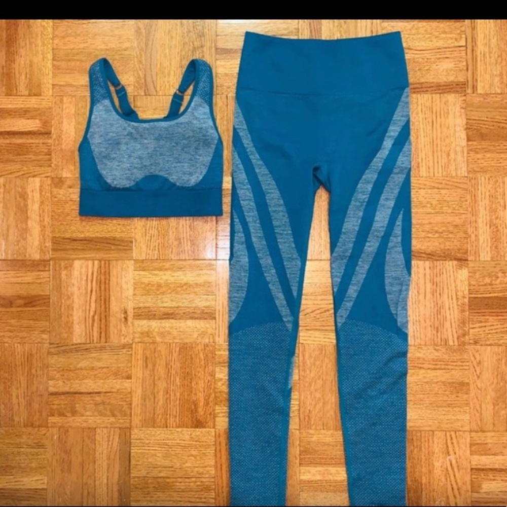 Fabletics Sport Bra/Legging set XS
